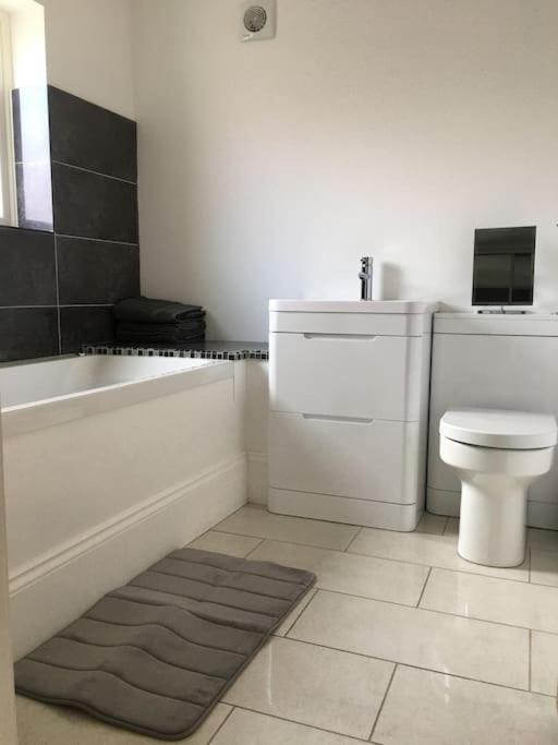 Stylish 2 Bed Apart In The Heart Of North Norfolk Норт-Уолшем Экстерьер фото